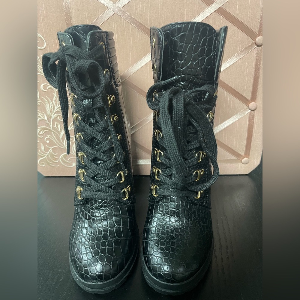 Black Lace up boot